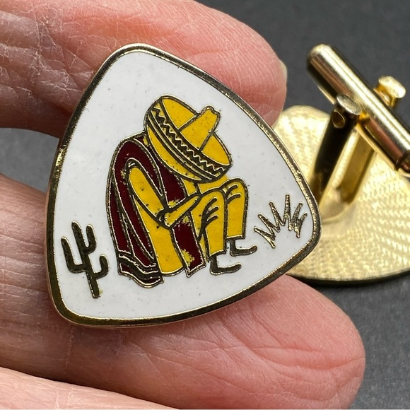Cuff Links Mexican Siesta Man With Sombrero Enameled Gold Tone - Picture 2 of 6
